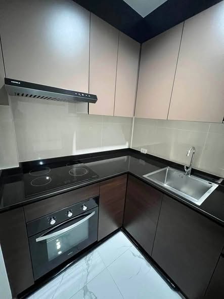 bathroom and kitchen of SIRI HOUSE