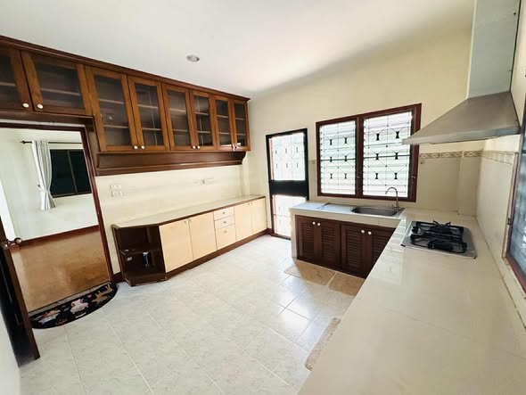 kitchen of SIS story house