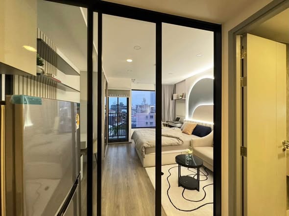 bedroom and room interior of SOHO​ BANGKOK​ RATCHADA​