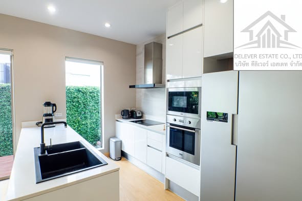 room interior and kitchen of Soi Mu Ban Prime Nature Villa