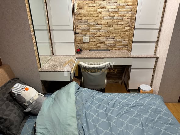 bedroom of St Louis Grand Terrace