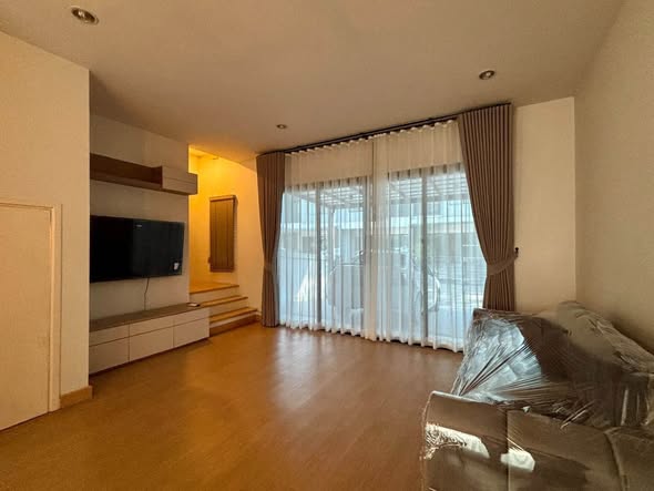 living room and bedroom of Stories Onnut – Wongwaen