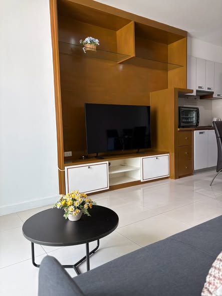 bedroom and room interior of Sukhumvit City Resort