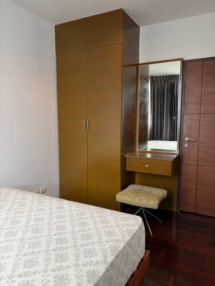 bedroom and room interior of Sukhumvit City Resort