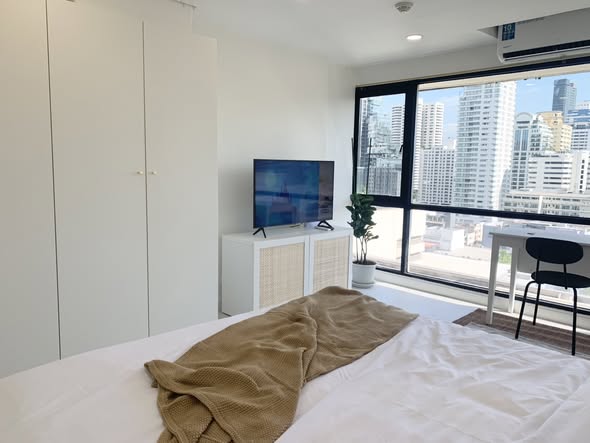 bedroom and room interior of Sukhumvit Suite
