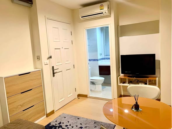 bedroom and room interior of Supakarn Condominium