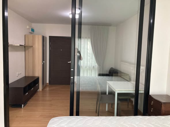 bedroom and room interior of Supalai City Resort Bearing Station (Sukhumvit 105)