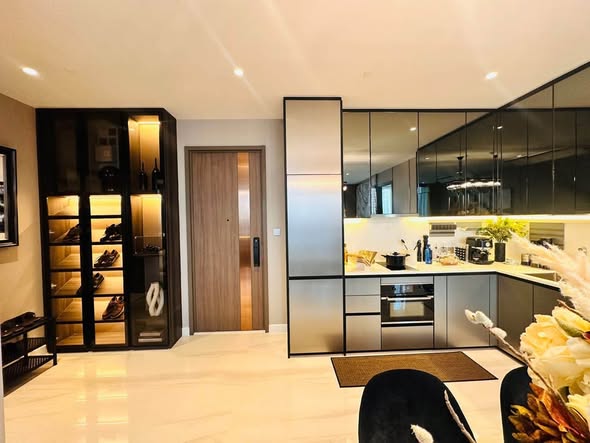 room interior and kitchen of Supalai Icon Sathon