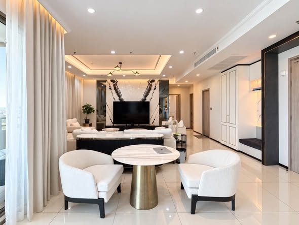 bedroom and living room of Supalai Oriental Sukhumvit 39