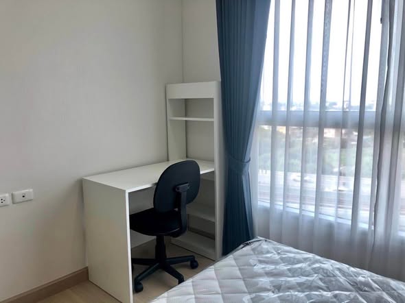 bedroom of Supalai Park Talat Phlu Station