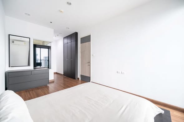 bedroom and room interior of Supalai Premier @ Asoke