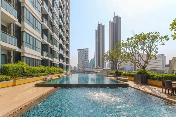 pool of Supalai Premier Charoen Nakhon