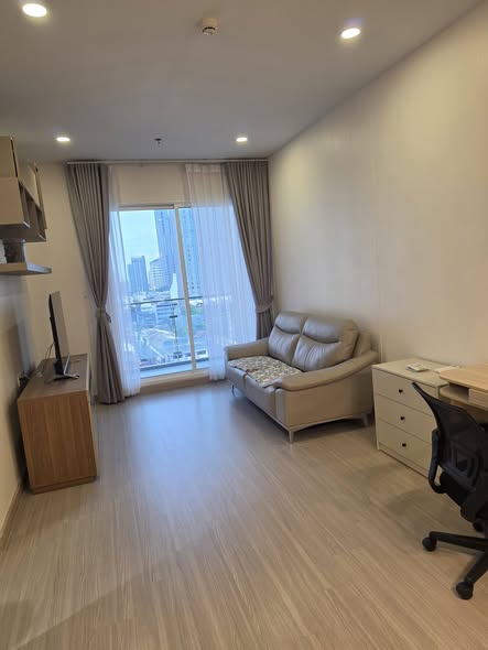 bedroom and living room of Supalai Premier Si Phraya-Sam Yan