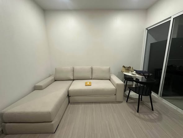 living room of Supalai Premier Si Phraya-Sam Yan