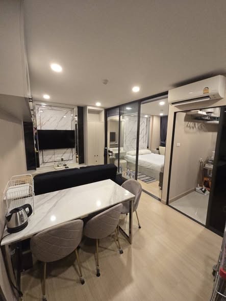 bedroom and room interior of Supalai Prime Rama 9