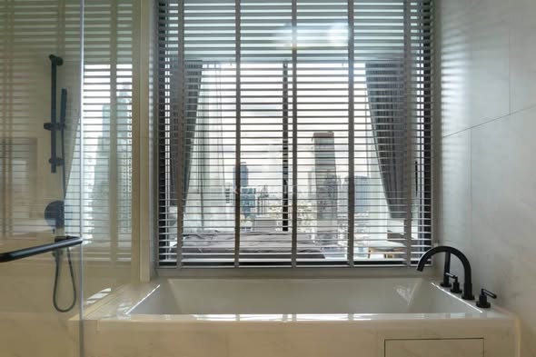 bathroom of Tait Sathorn 12