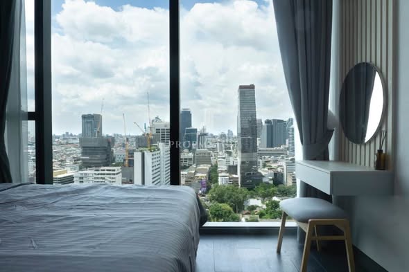 bedroom of Tait Sathorn 12