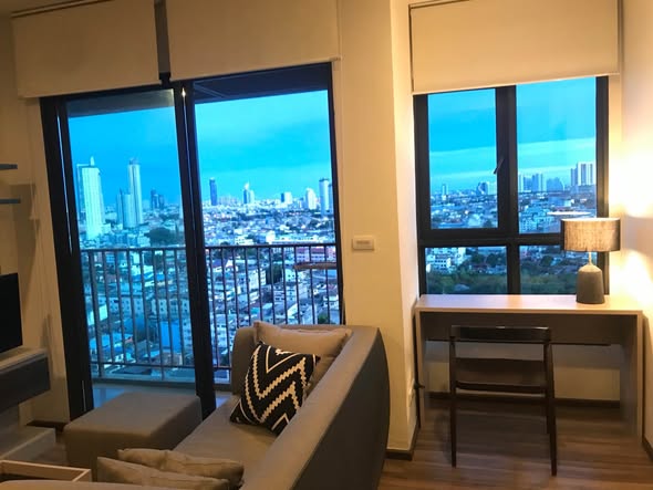 Teal Sathon-Taksin