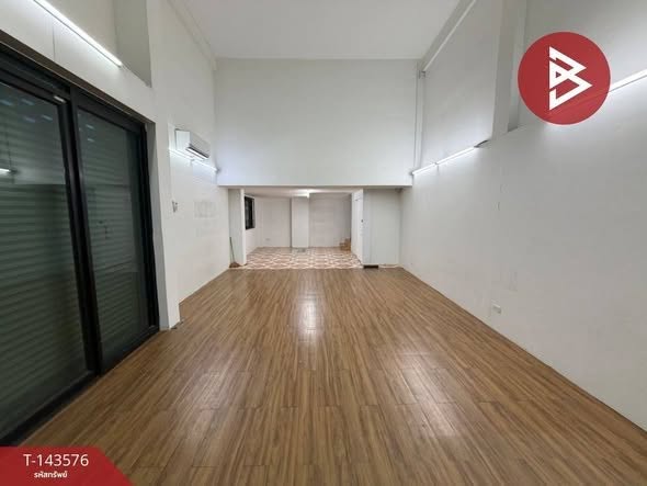 room interior of Thai Charoen Commercial Building