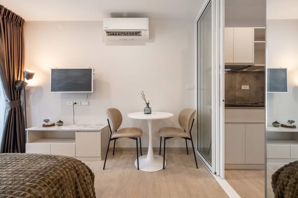 bedroom of Thana Astra Sathorn-Chan
