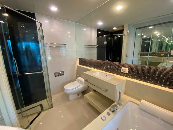 bathroom of The Address Sathorn