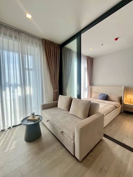 bedroom and living room and room interior of The Address Siam-Ratchathewi
