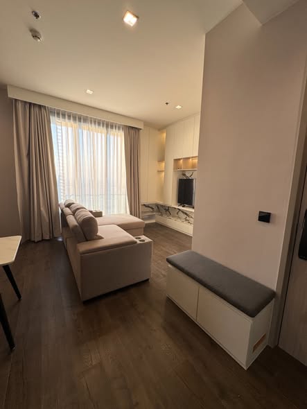 living room and bedroom of The Address Siam-Ratchathewi