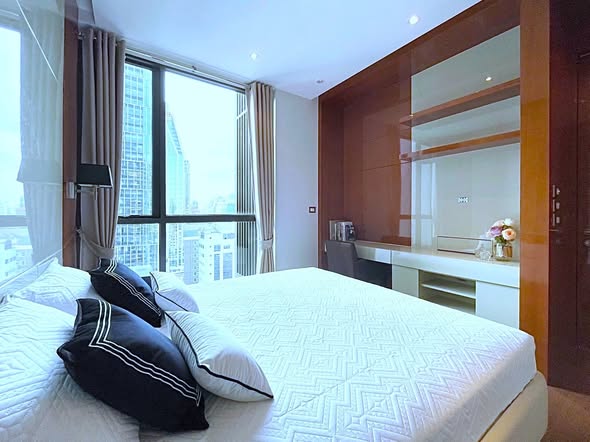 bedroom of The Address Sukhumvit 28