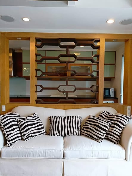 living room and room interior of The Avenue Sukumvit 61 เดอะ อเวนิว สุขุมวิท 61