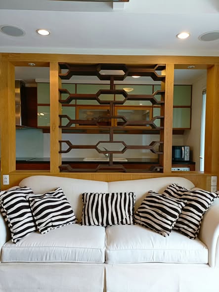 living room and room interior of The Avenue Sukumvit 61 เดอะ อเวนิว สุขุมวิท 61