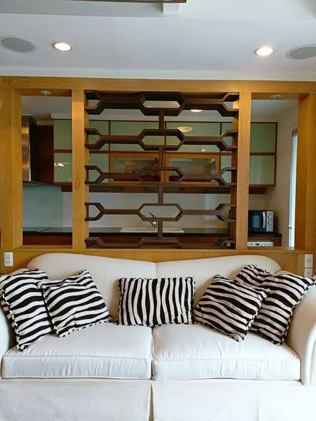 living room and room interior of The Avenue Sukumvit 61 เดอะ อเวนิว สุขุมวิท 61