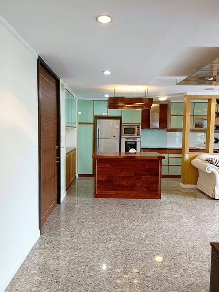 room interior of The Avenue Sukumvit 61 เดอะ อเวนิว สุขุมวิท 61