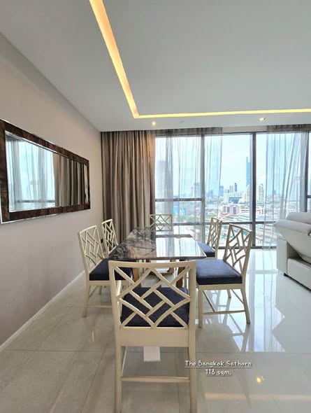 room interior of The Bangkok Sathorn