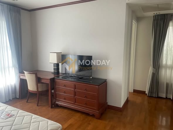 bedroom of The Bangkok Sukhumvit 43