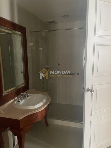 room interior of The Bangkok Sukhumvit 43