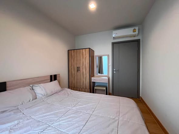 bedroom of THE BASE Garden Rama 9