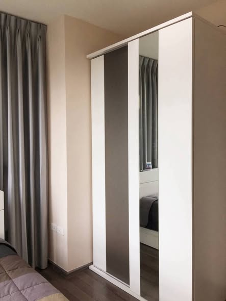 bedroom and room interior of The Base Park East