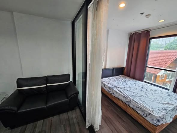 bedroom of THE BASE Park West – Sukhumvit 77