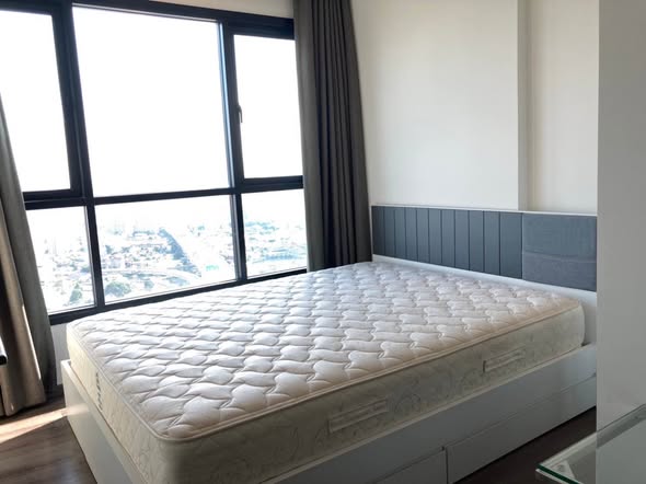 bedroom of THE BASE Park West – Sukhumvit 77