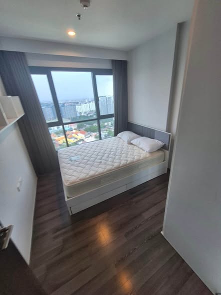 bedroom of THE BASE Park West – Sukhumvit 77