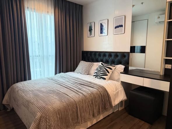 bedroom of THE BASE Park West – Sukhumvit 77