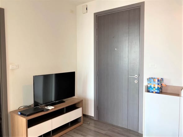 bedroom and room interior of THE BASE Park West – Sukhumvit 77