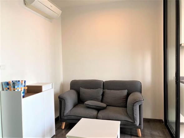 living room of THE BASE Park West – Sukhumvit 77