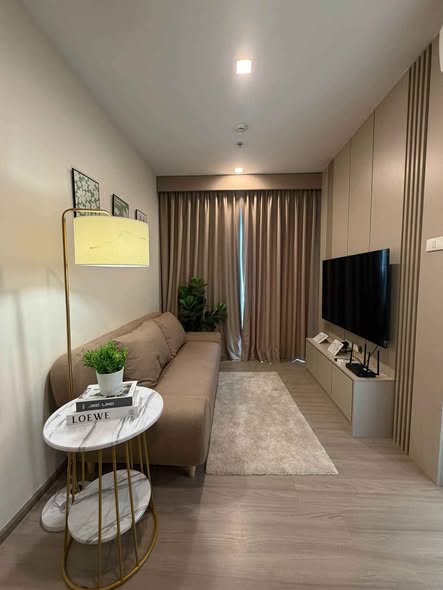 bedroom and living room of THE BASE Phetchaburi-Thonglor เดอะ เบส เพชรบุรี – ทองหล่อ