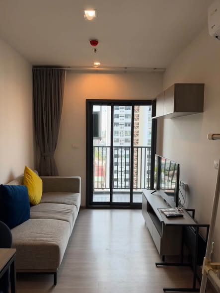 living room of THE BASE Phetchaburi-Thonglor เดอะ เบส เพชรบุรี – ทองหล่อ