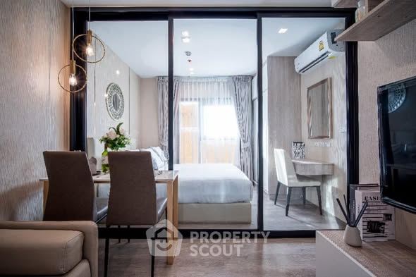 bedroom and room interior of THE BASE Phetkasem