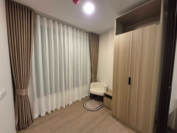 bedroom and room interior of The Base Ratchada 19