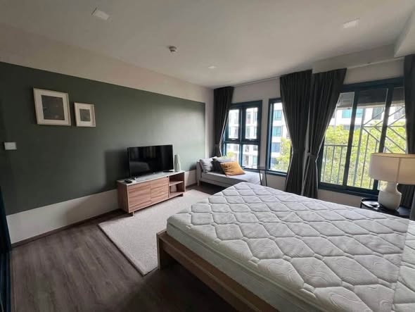 bedroom of THE BASE Sukhumvit 50