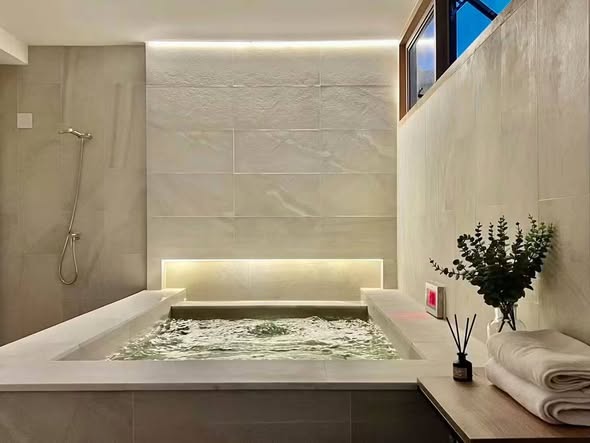 bathroom of The Boulevard Ekkamai