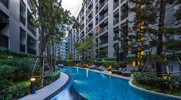 pool of The Cabana Condo